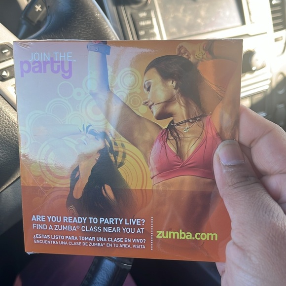 Zumba Fitness Toning Sticks maracas, guide and 3 DVDs - Picture 5 of 6